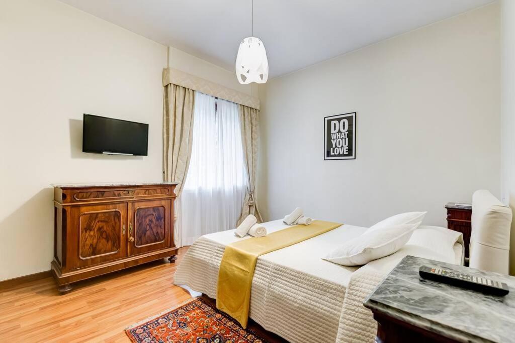 Exclusive Apartment In Eur Lake Рим Экстерьер фото