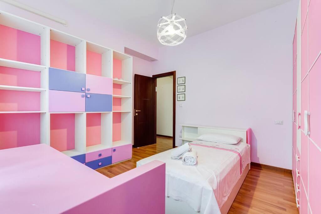 Exclusive Apartment In Eur Lake Рим Экстерьер фото