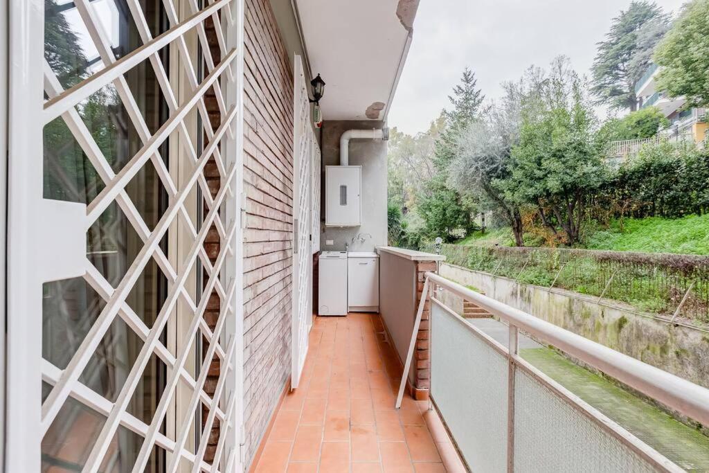 Exclusive Apartment In Eur Lake Рим Экстерьер фото