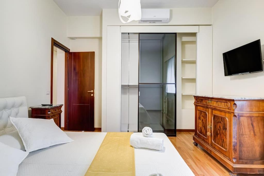Exclusive Apartment In Eur Lake Рим Экстерьер фото