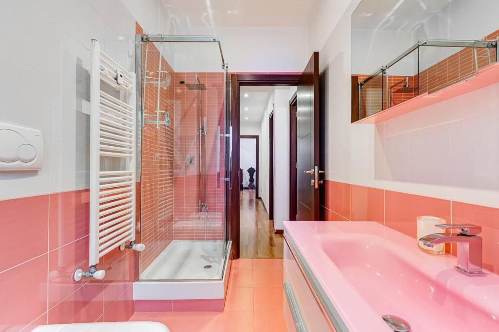 Exclusive Apartment In Eur Lake Рим Экстерьер фото