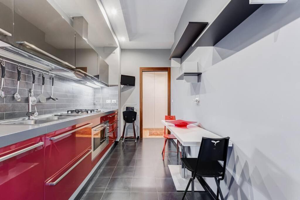 Exclusive Apartment In Eur Lake Рим Экстерьер фото