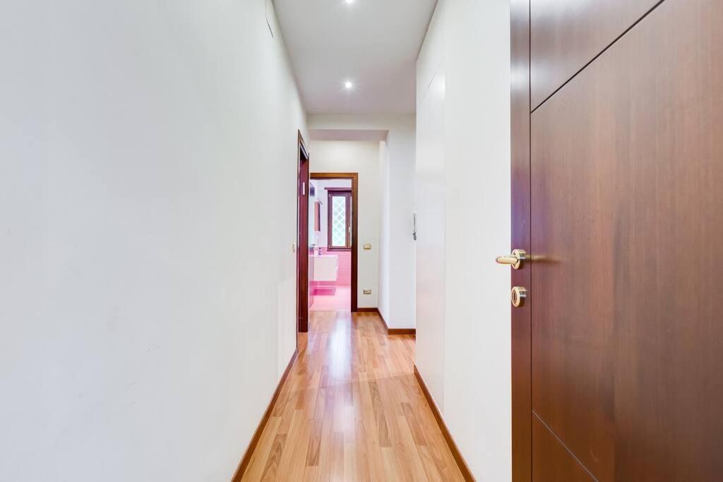 Exclusive Apartment In Eur Lake Рим Экстерьер фото