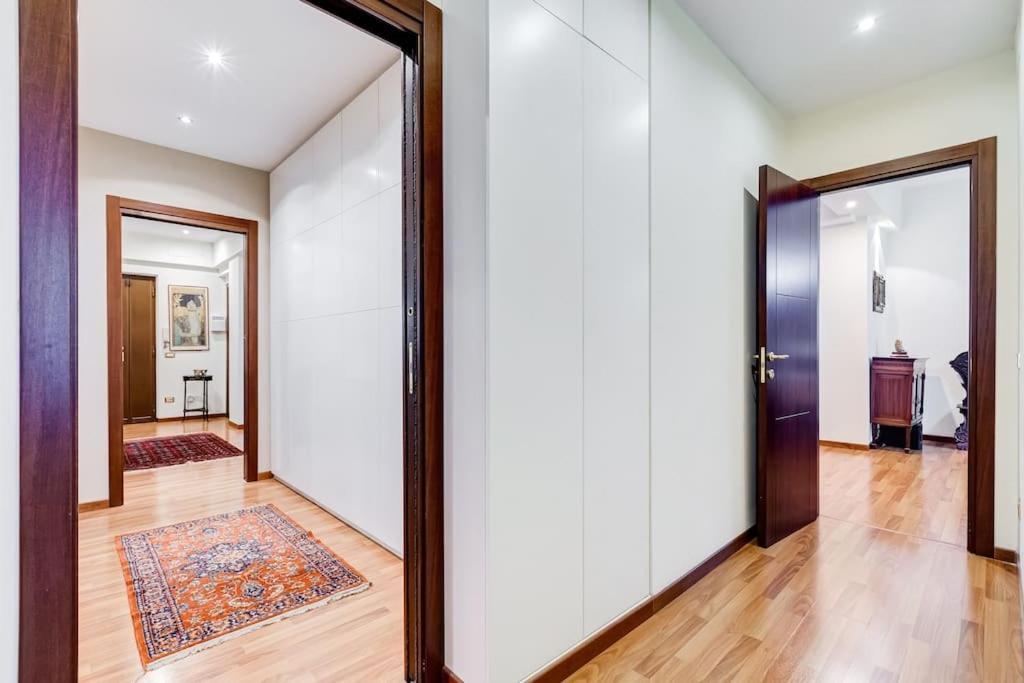 Exclusive Apartment In Eur Lake Рим Экстерьер фото
