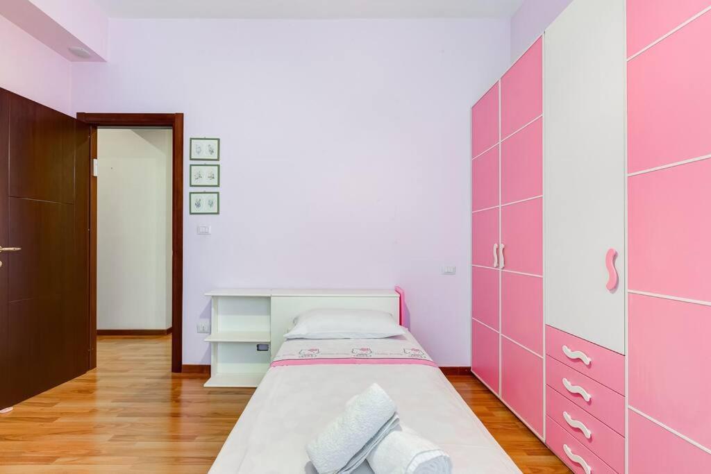 Exclusive Apartment In Eur Lake Рим Экстерьер фото