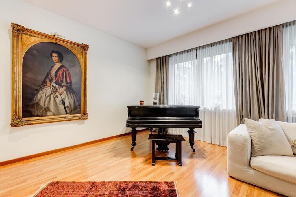 Exclusive Apartment In Eur Lake Рим Экстерьер фото